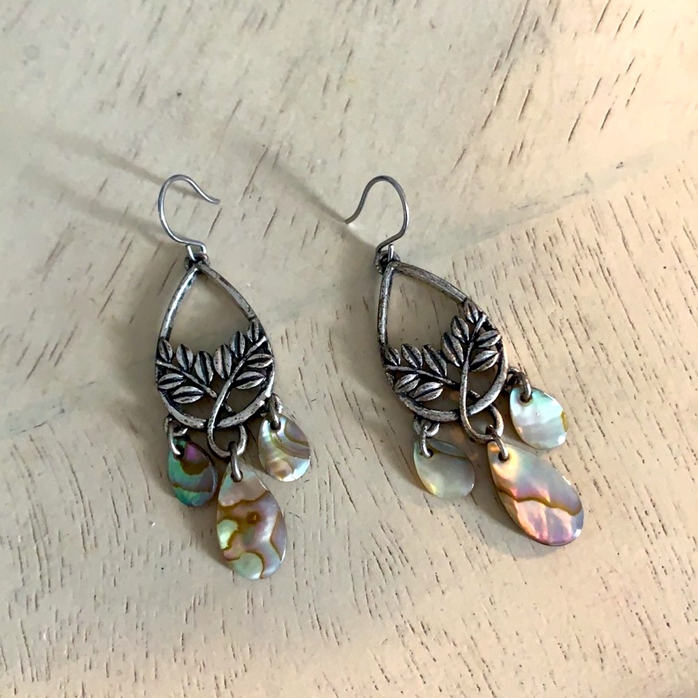 Elegant earrings